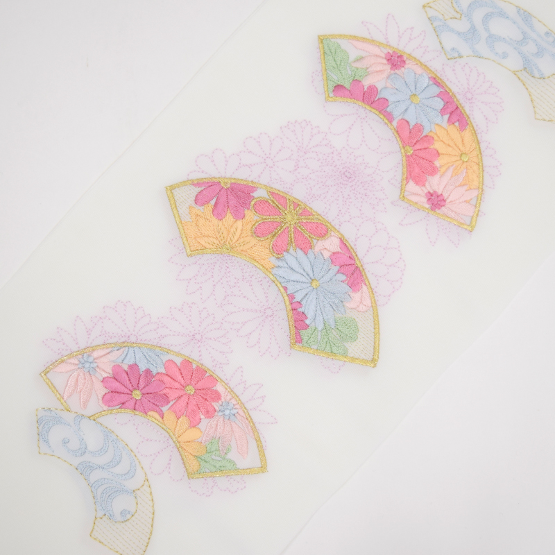 【在庫限り】シルエリー ポリ刺繍半衿 扇面 白/色