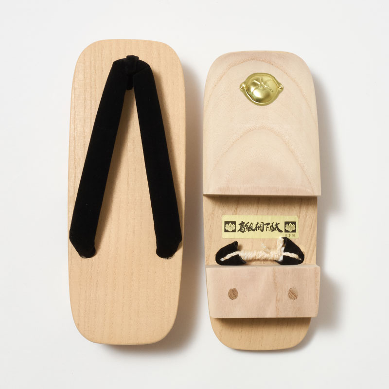 紳士 神戸下駄 下方 白木台 黒鼻緒