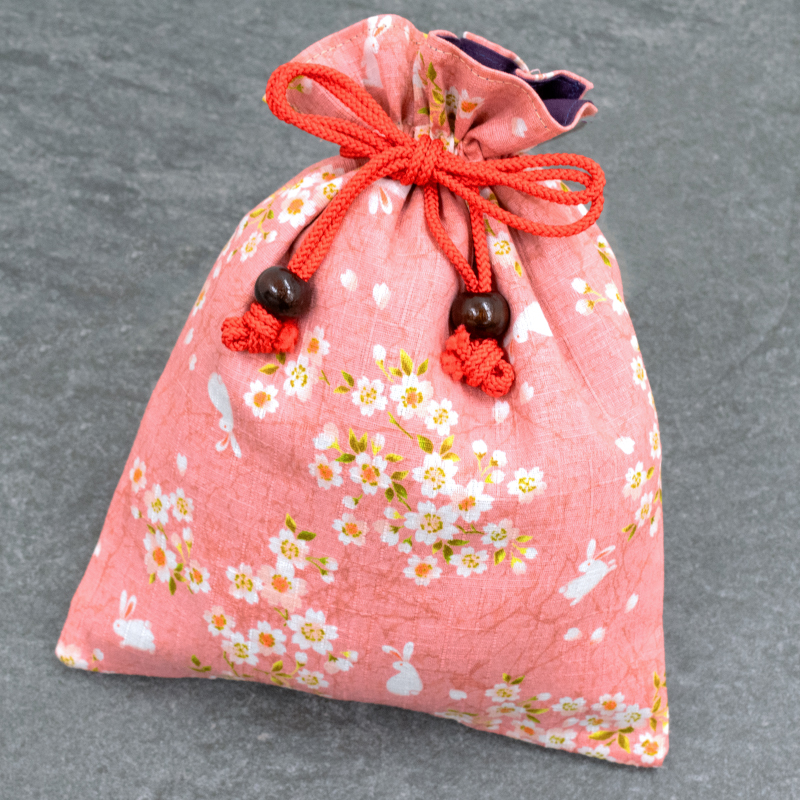 桜うさぎ 木玉付巾着